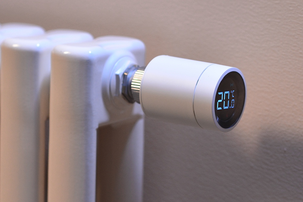 Smart radiator valves