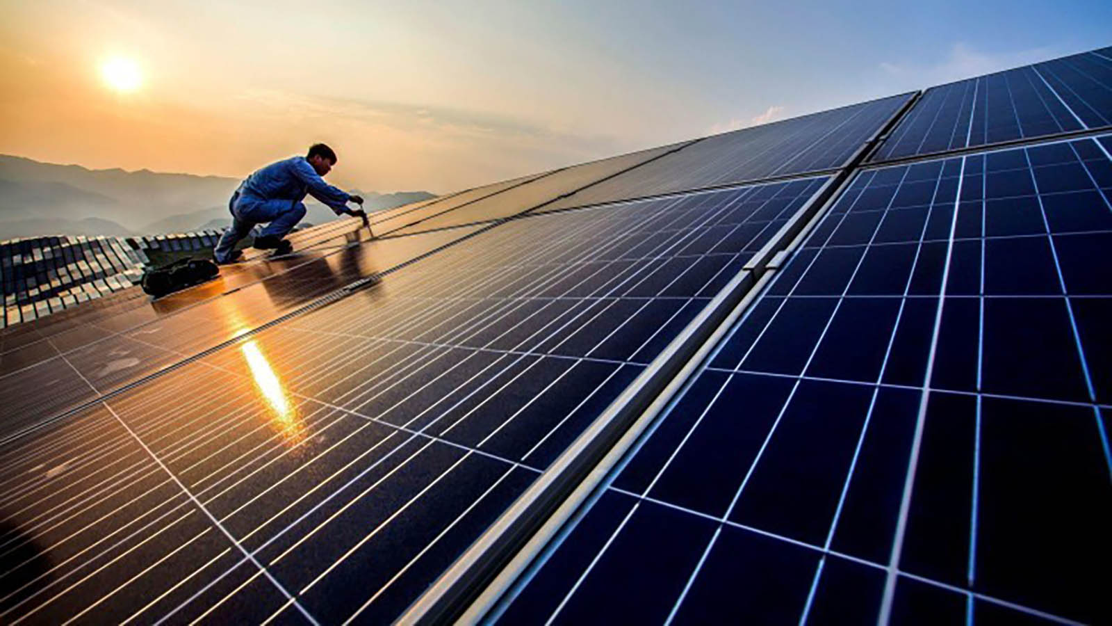 What are Photovoltaic (PV) Systems and How to Use them in a Smart Home?